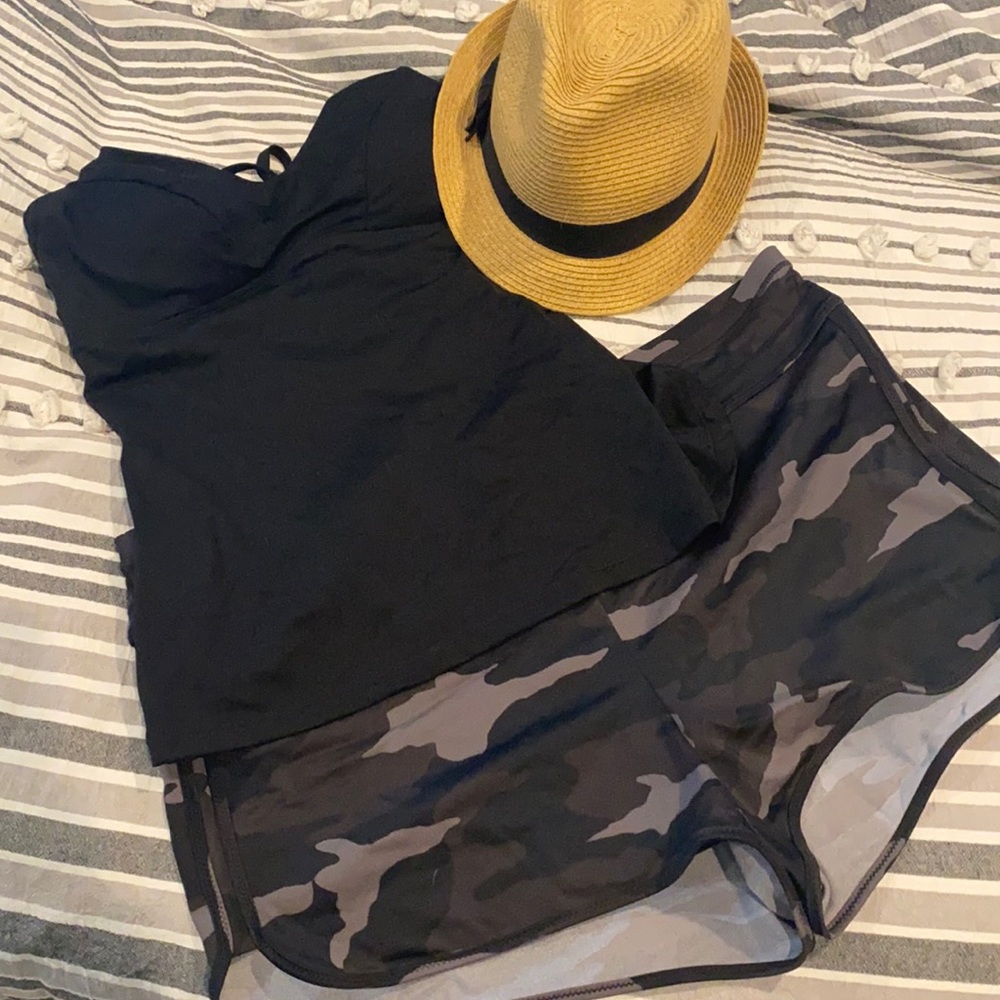 Athleta Freestyle Camo Surge Short